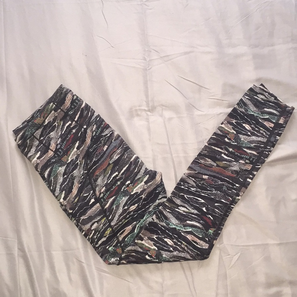 Lulu lemon leggings with side pockets